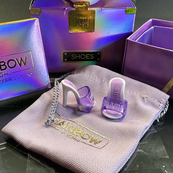 Rainbow High Mini Accessories Studio Violet Willow Crystal High Heels 👠 Violet - Picture 3 of 11